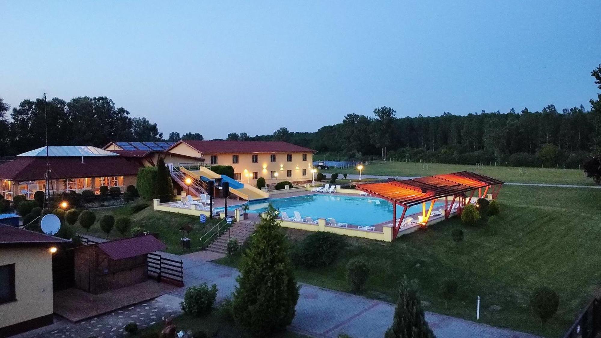 Ligetalja Termal Hotel Peneszlek Exteriér fotografie